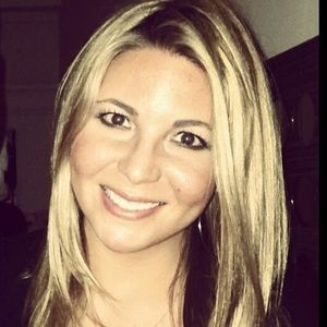 Meet your Posher, Anne bouressa